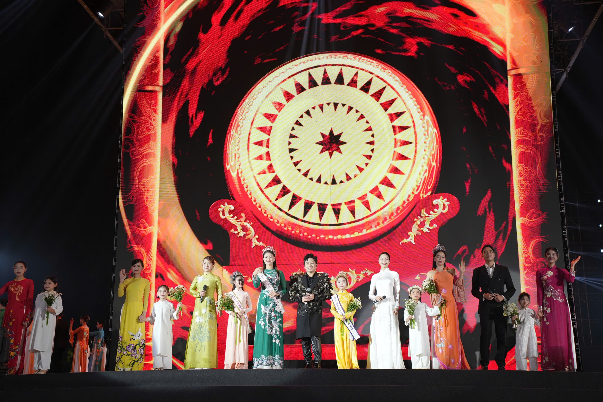 Khai mạc Festival Thăng Long - Hà Nội lần thứ nhất năm 2025: Di sản kết nối thời đại