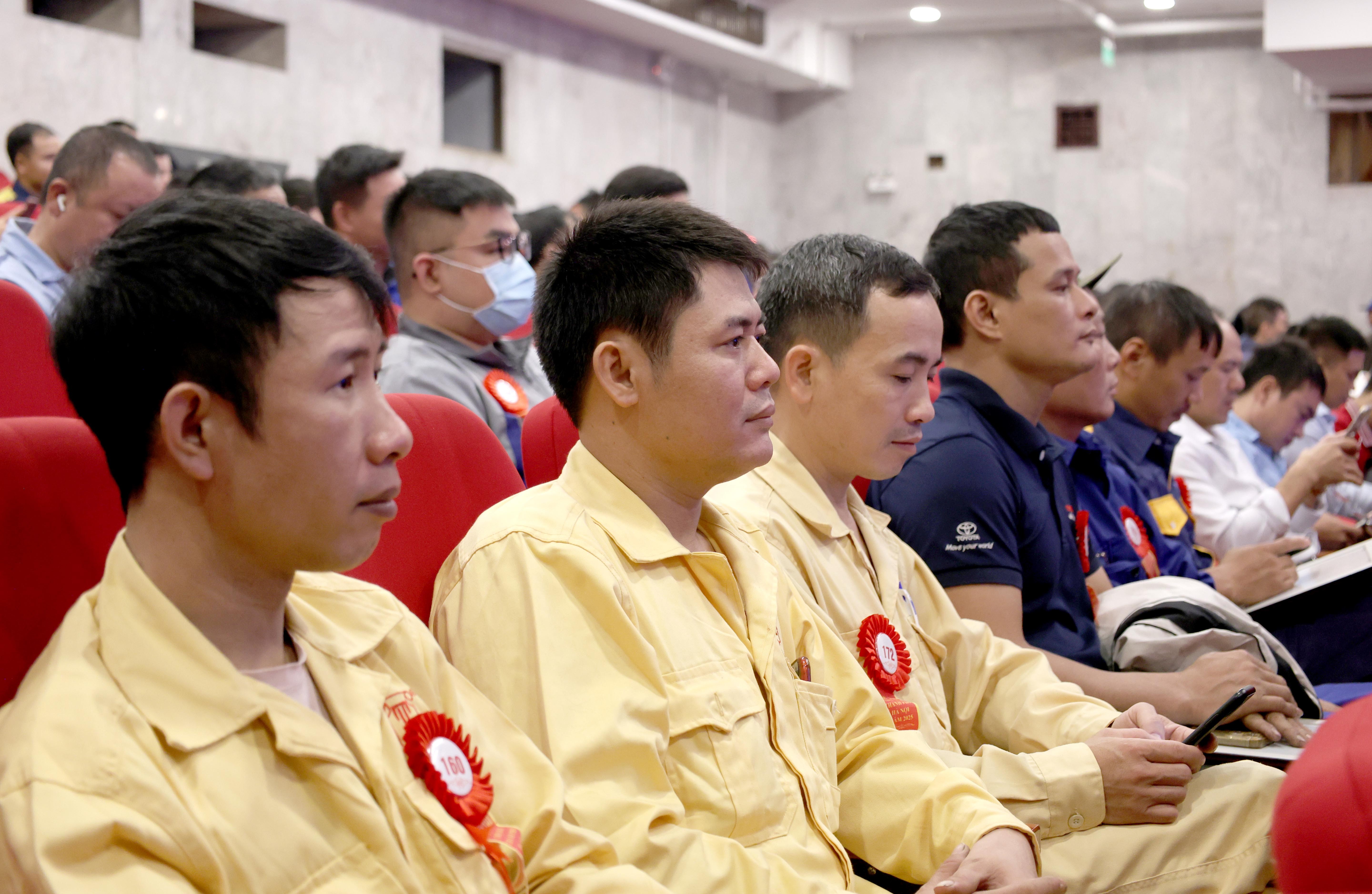 TRỰC TUYẾN: Lễ tuyên dương “Sáng kiến, sáng tạo trong công nhân, viên chức, lao động Thủ đô”