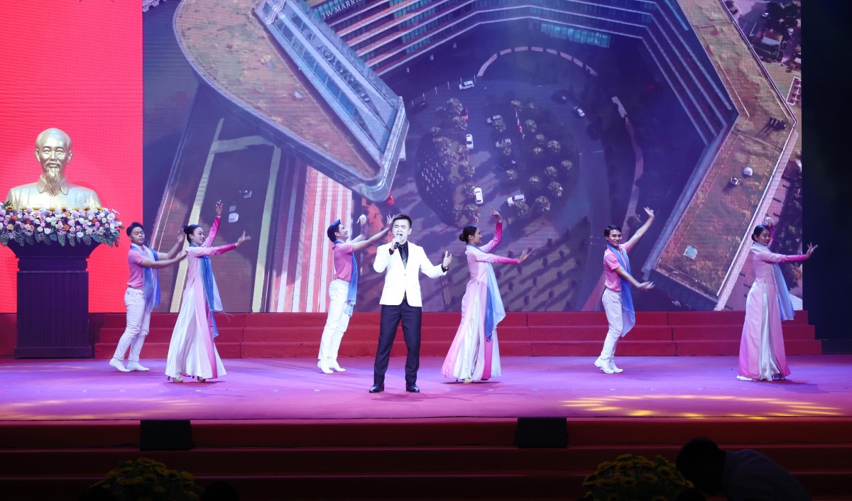 TRỰC TUYẾN: Lễ tuyên dương “Sáng kiến, sáng tạo trong công nhân, viên chức, lao động Thủ đô”