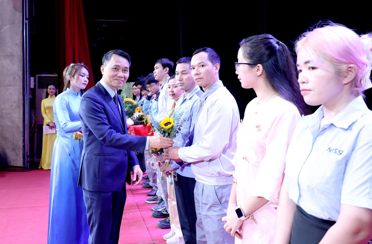 TRỰC TUYẾN: Lễ tuyên dương “Sáng kiến, sáng tạo trong công nhân, viên chức, lao động Thủ đô”