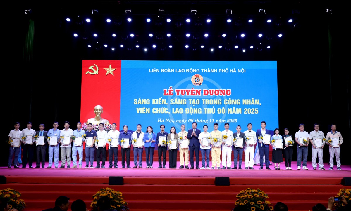 TRỰC TUYẾN: Lễ tuyên dương “Sáng kiến, sáng tạo trong công nhân, viên chức, lao động Thủ đô”