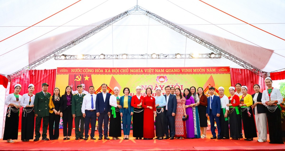 Đồng chí Phạm Thị Thanh Mai dự Ngày hội Đại đoàn kết toàn dân tộc tại xã Suối Hai