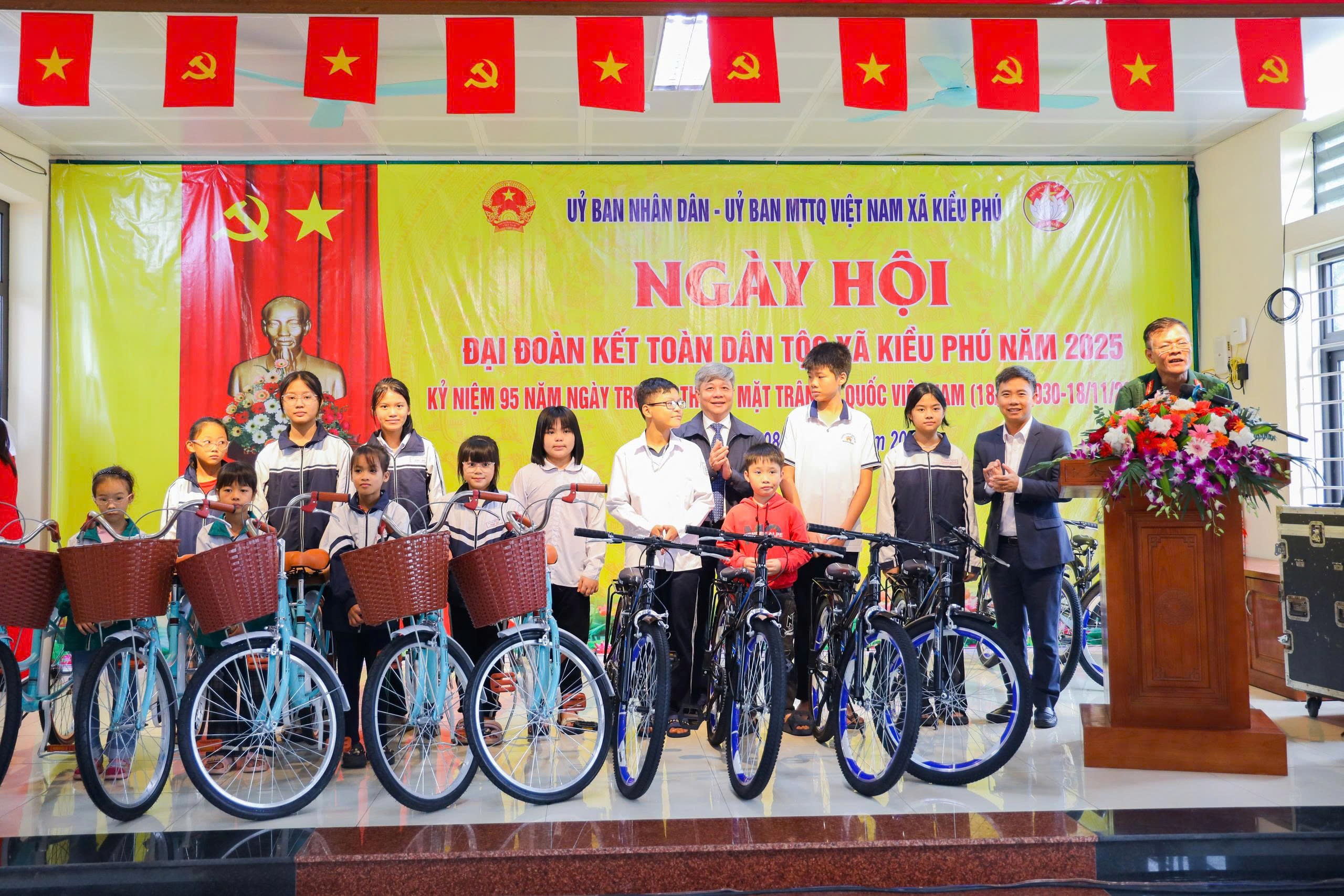 Phát huy sức mạnh đại đoàn kết, xây dựng quê hương Kiều Phú anh hùng