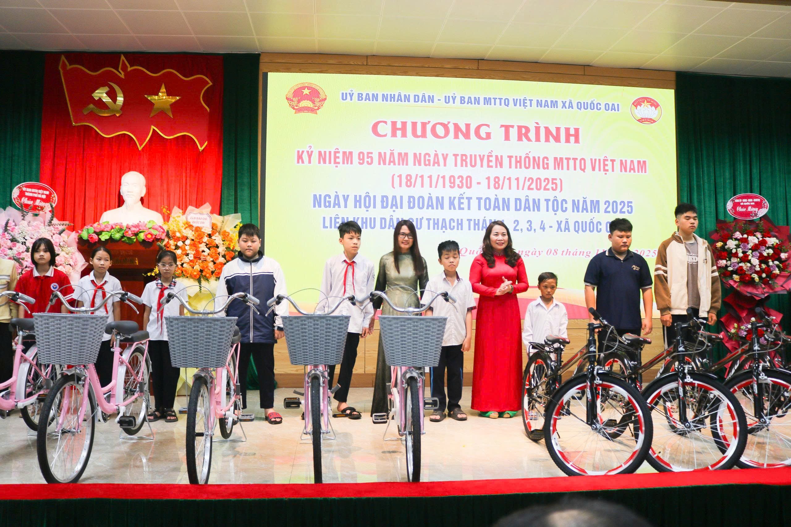 Rộn ràng Ngày hội Đại đoàn kết toàn dân tộc tại xã Quốc Oai