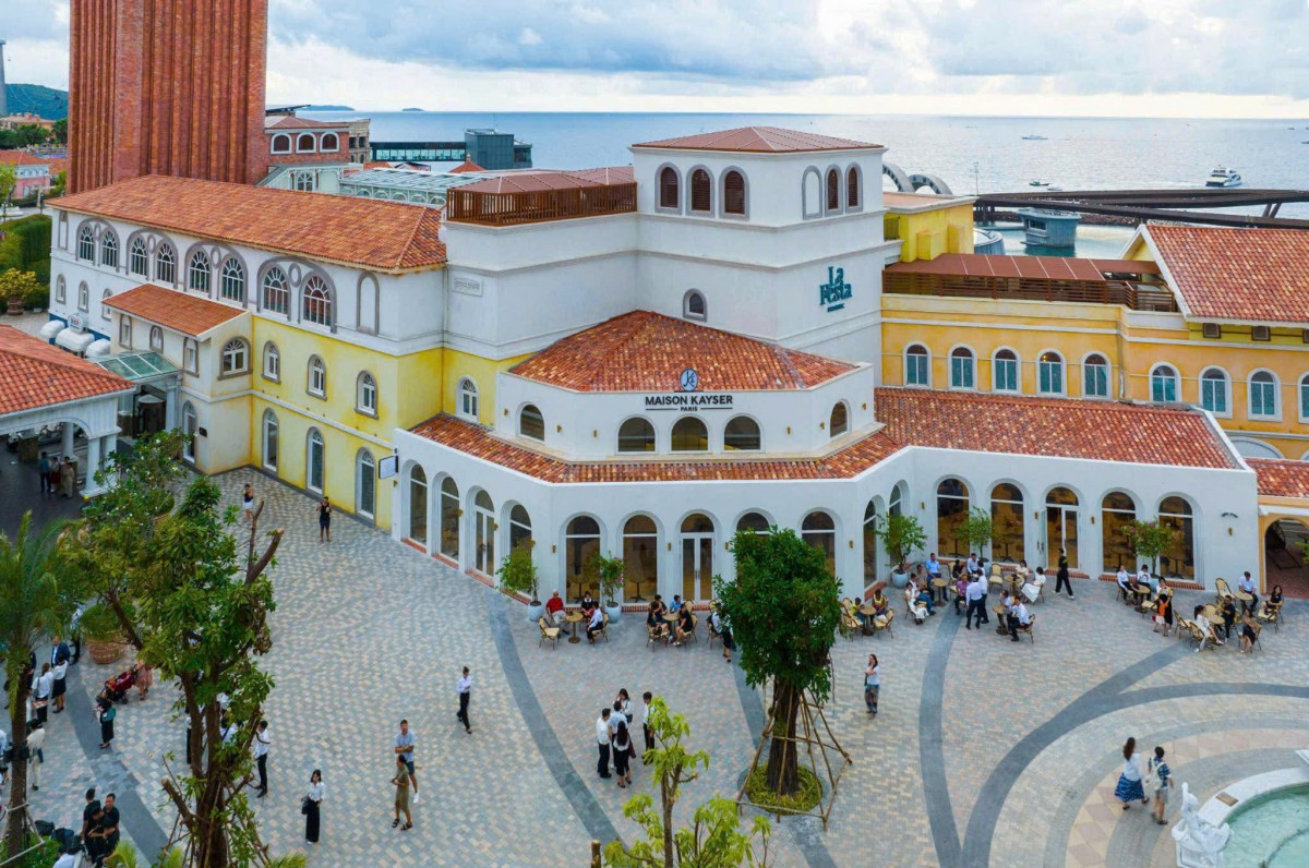 Tăng trưởng tìm kiếm chuyến bay gần 200%, Phú Quốc lọt top điểm đến xu hướng nhất thế giới năm 2026