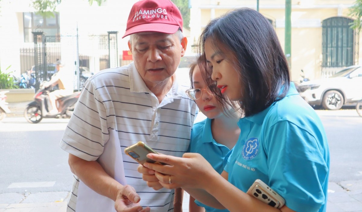 Chuyển đổi số toàn diện, hướng đến phục vụ người dân tốt hơn