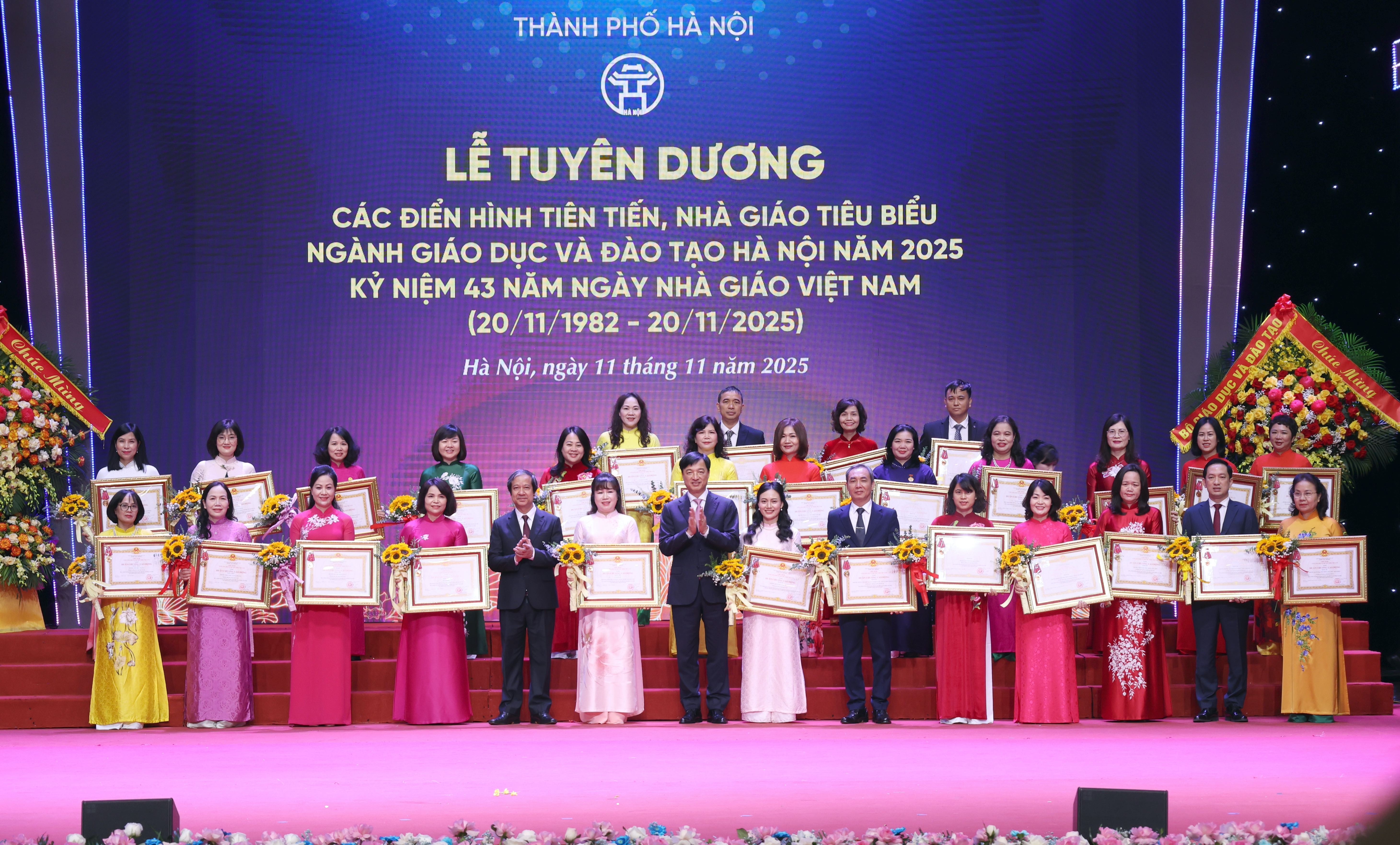 Tuyên dương các điển hình tiên tiến, nhà giáo tiêu biểu của Thủ đô năm 2025 Tuyên dương các điển hình tiên tiến, nhà giáo tiêu biểu của Thủ đô năm 2025