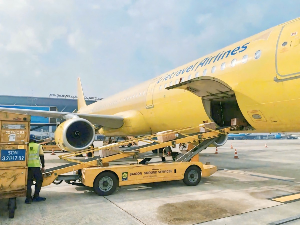 Vietravel Airlines tích cực triển khai chương trình hướng về miền Trung Vietravel Airlines tích cực triển khai chương trình hướng về miền Trung