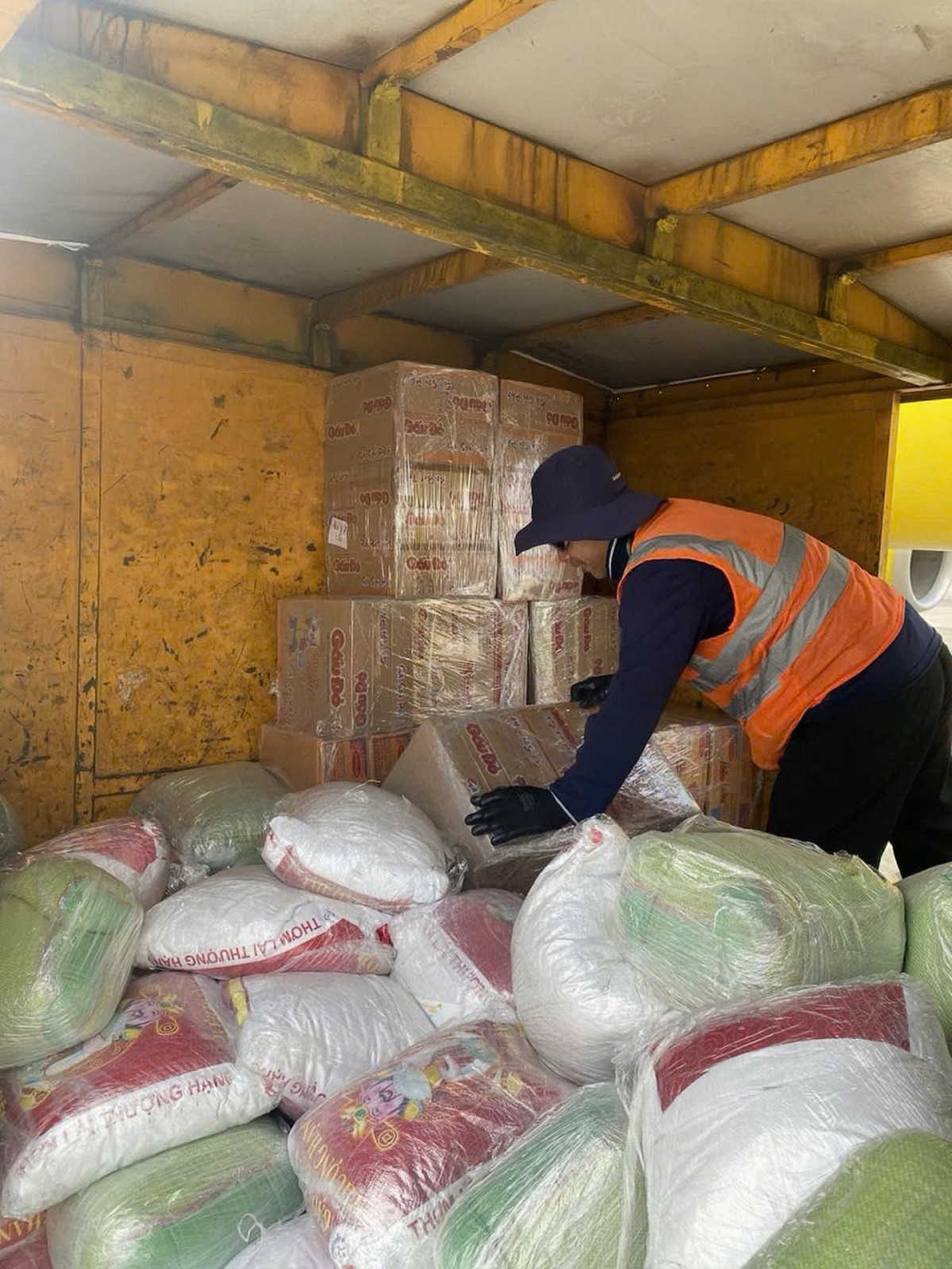 Vietravel Airlines tích cực triển khai chương trình hướng về miền Trung Vietravel Airlines tích cực triển khai chương trình hướng về miền Trung