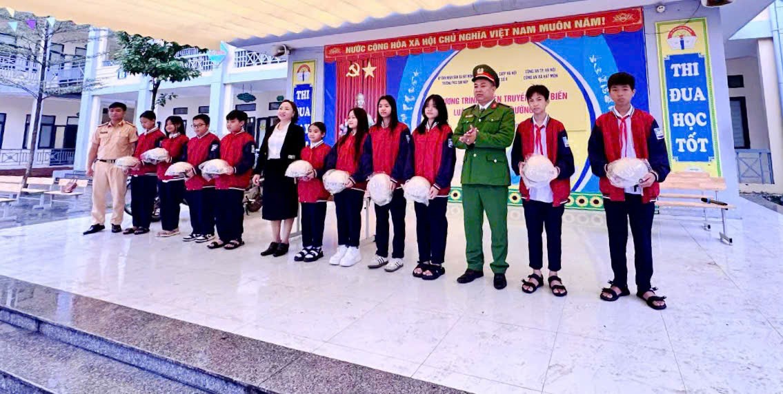 Nâng cao kỹ năng giao thông và phòng chống tệ nạn cho thế hệ trẻ Thủ đô