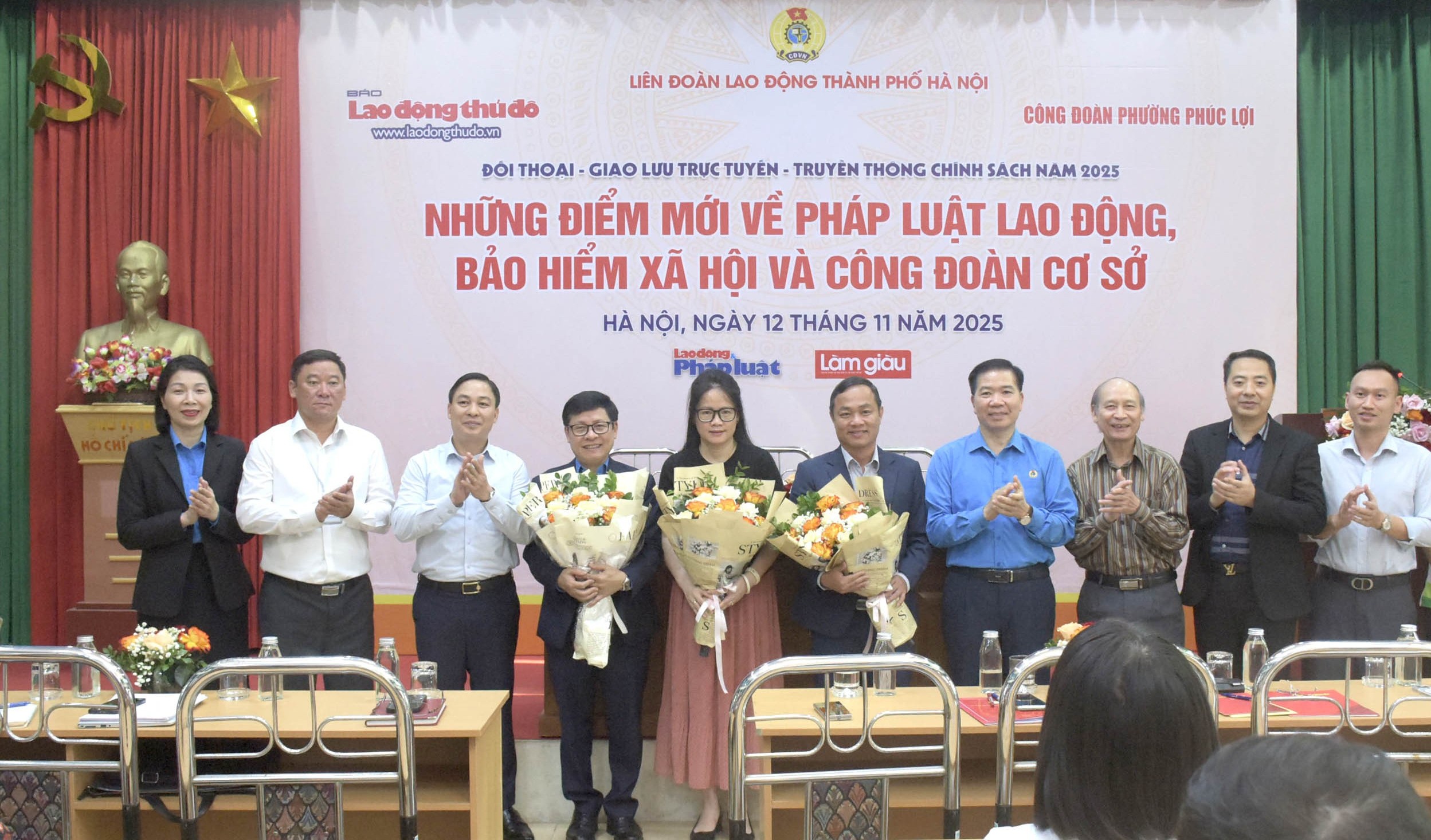 TRỰC TUYẾN HÌNH ẢNH: Giải đáp chính sách về pháp luật lao động, BHXH và Công đoàn cơ sở