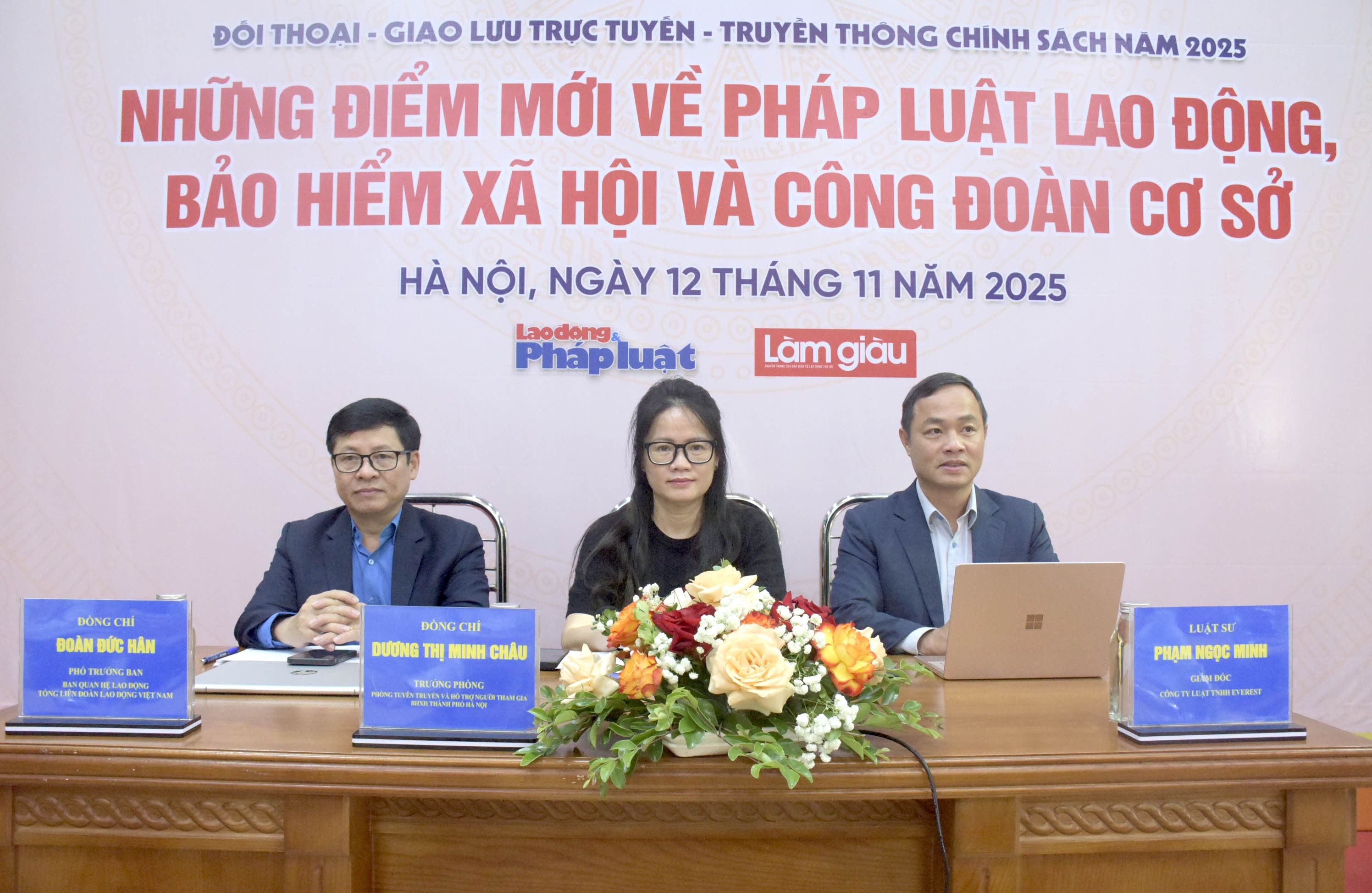 TRỰC TUYẾN HÌNH ẢNH: Giải đáp chính sách về pháp luật lao động, BHXH và Công đoàn cơ sở