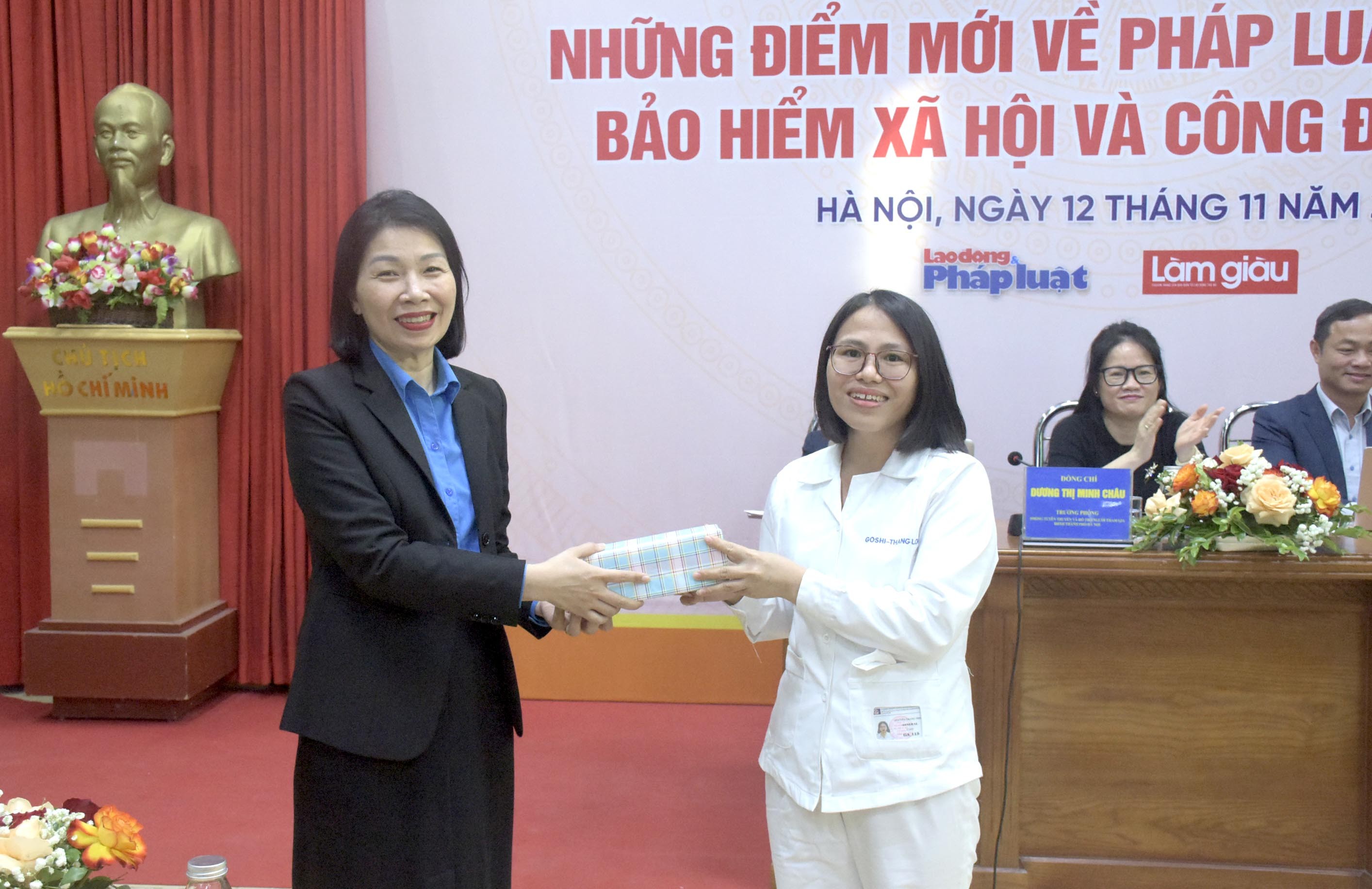 ĐANG TRỰC TUYẾN: Những điểm mới về pháp luật lao động, bảo hiểm xã hội và Công đoàn cơ sở