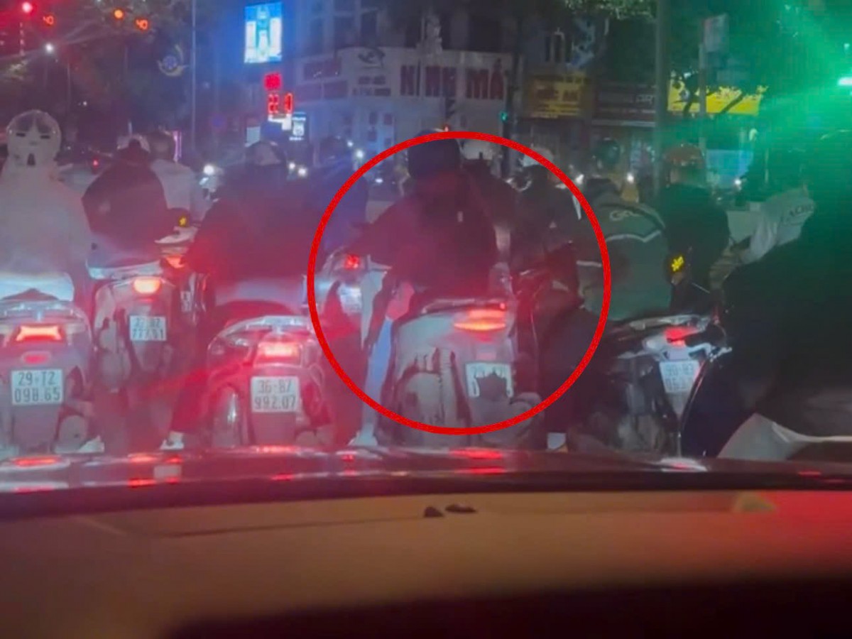 Thanh niên bị phạt 12 triệu đồng vì che biển số và điều khiển xe không có giấy phép lái xe Thanh niên bị phạt 12 triệu đồng vì che biển số và điều khiển xe không có giấy phép lái xe