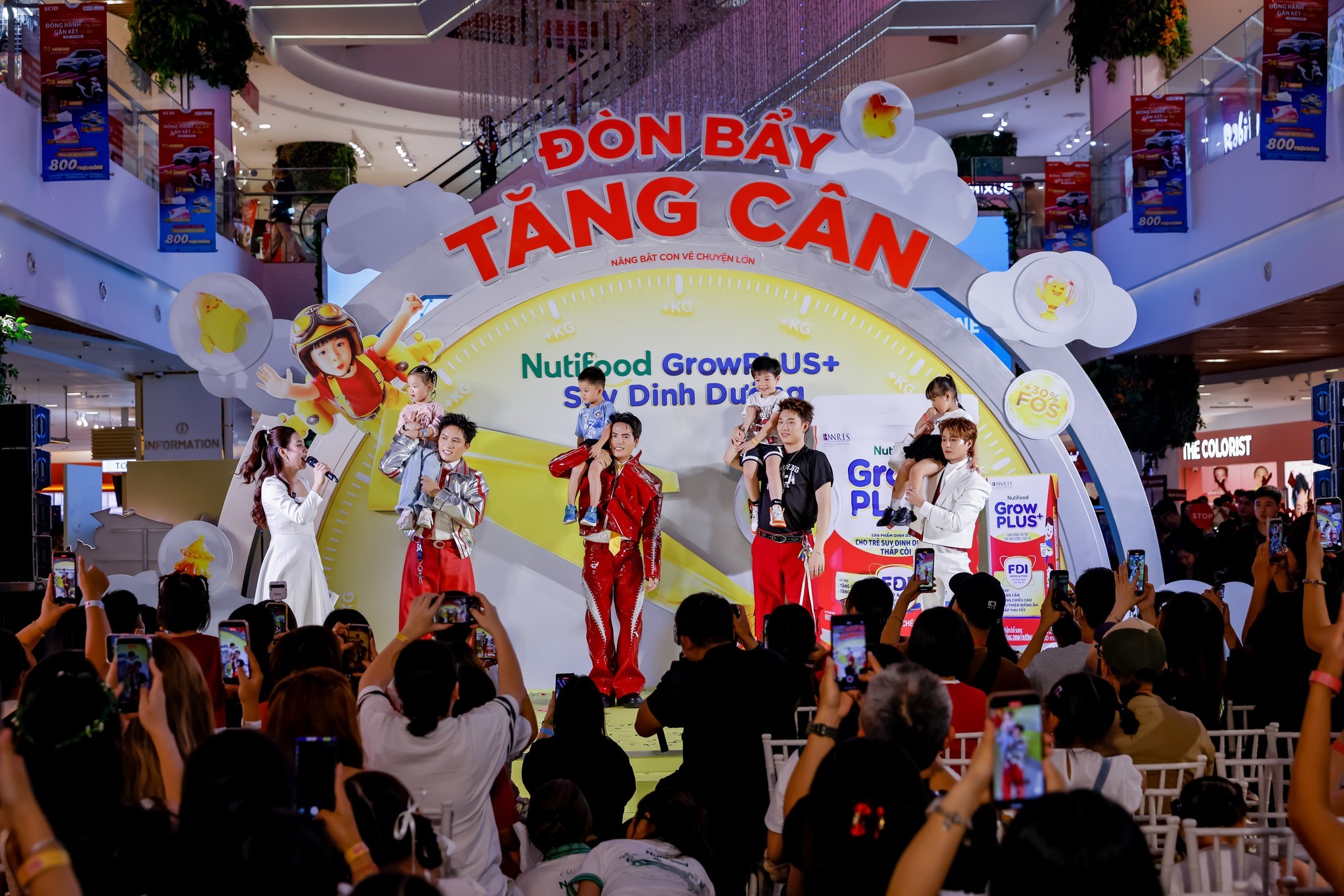 Sôi động Ngày hội 