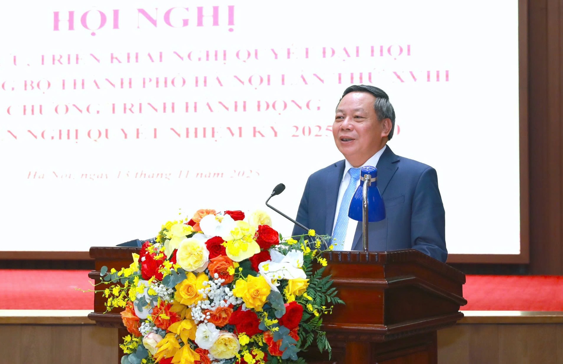 Đưa Hà Nội phát triển xứng tầm với vai trò, vị thế là Thủ đô của cả nước Đưa Hà Nội phát triển xứng tầm với vai trò, vị thế là Thủ đô của cả nước