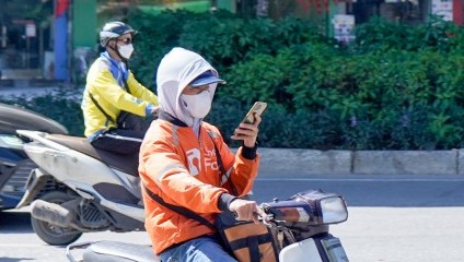 Cảnh báo nguy cơ tai nạn từ thói quen dùng điện thoại khi lái xe