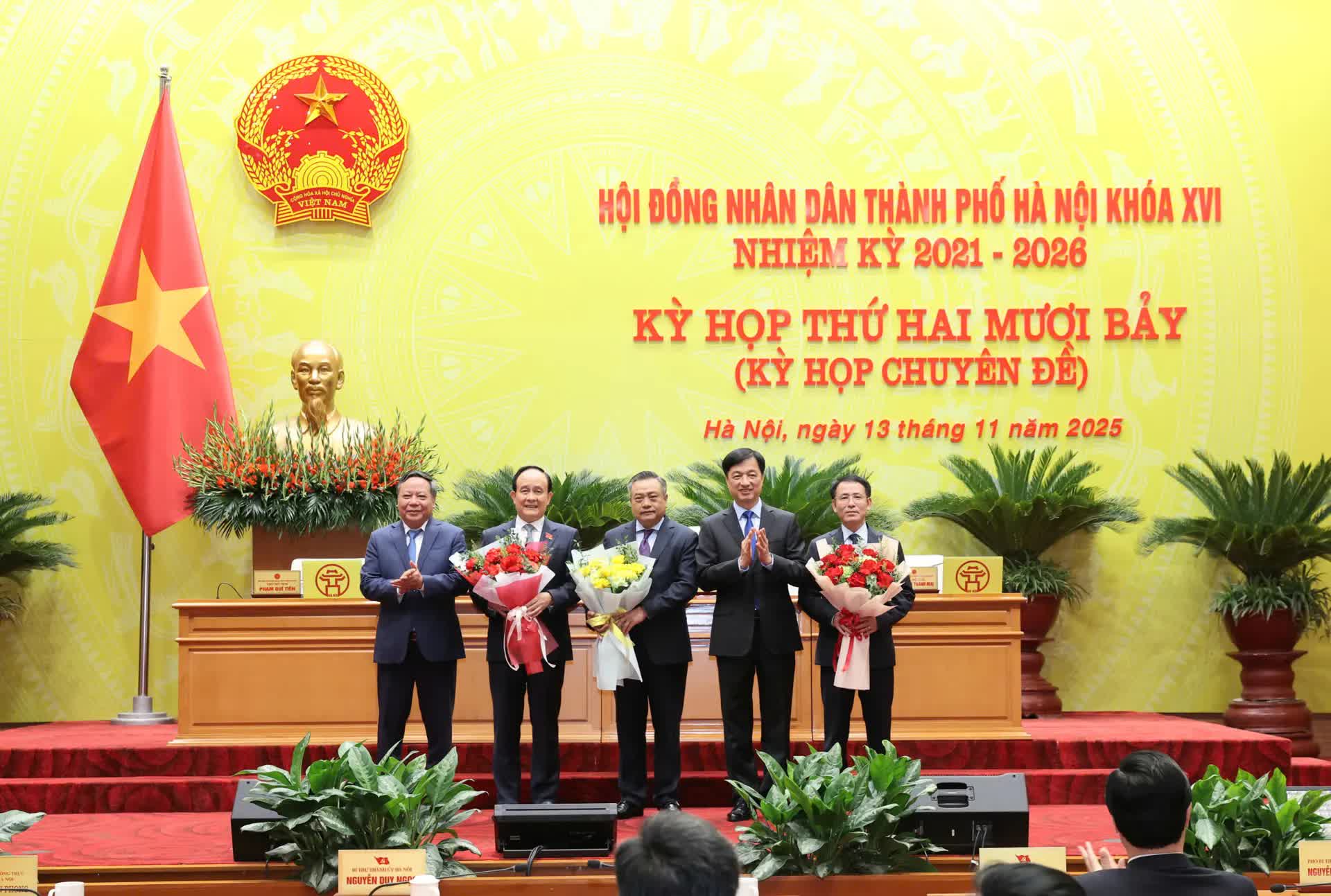 Niềm tin vào đội ngũ kế nhiệm đưa Hà Nội phát triển bền vững