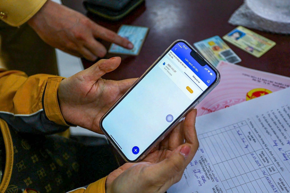 Hơn 30.000 hồ sơ giấy phép lái xe và đăng ký phương tiện được người dân cập nhật trên iHanoi Người dân phải làm gì để bảo đảm quyền lợi khi đi xe!