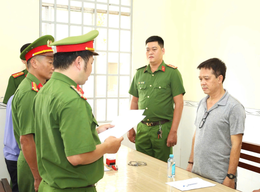 Khởi tố 3 cựu cán bộ Ngân hàng OceanBank Chi nhánh Cần Thơ Khởi tố 3 cựu cán bộ Ngân hàng OceanBank Chi nhánh Cần Thơ