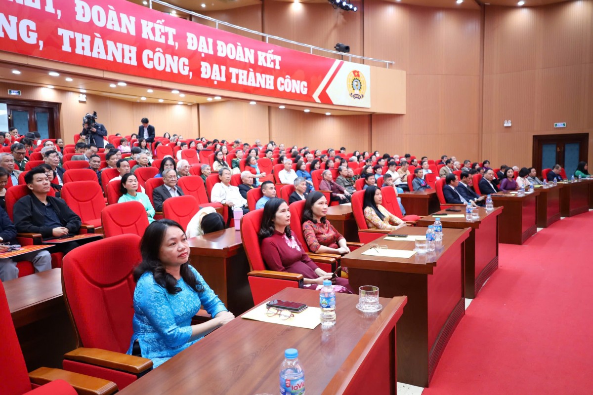 Phường Cầu Giấy: Tôn vinh 95 cá nhân tiêu biểu trong công tác Mặt trận Phường Cầu Giấy: Tôn vinh 95 cá nhân tiêu biểu trong công tác Mặt trận