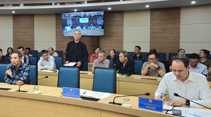 Cử tri gửi nhiều ý kiến thiết thực tới tổ đại biểu Hội đồng nhân dân Thành phố số 20