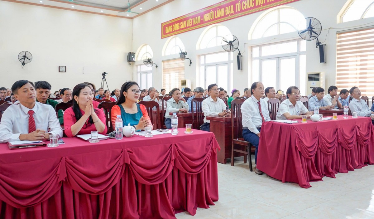 Xã Ứng Thiên: Phát huy tinh thần đại đoàn kết, hoàn thành tốt nhiệm vụ sau sắp xếp đơn vị hành chính Xã Ứng Thiên: Phát huy tinh thần đại đoàn kết, hoàn thành tốt nhiệm vụ sau sắp xếp đơn vị hành chính