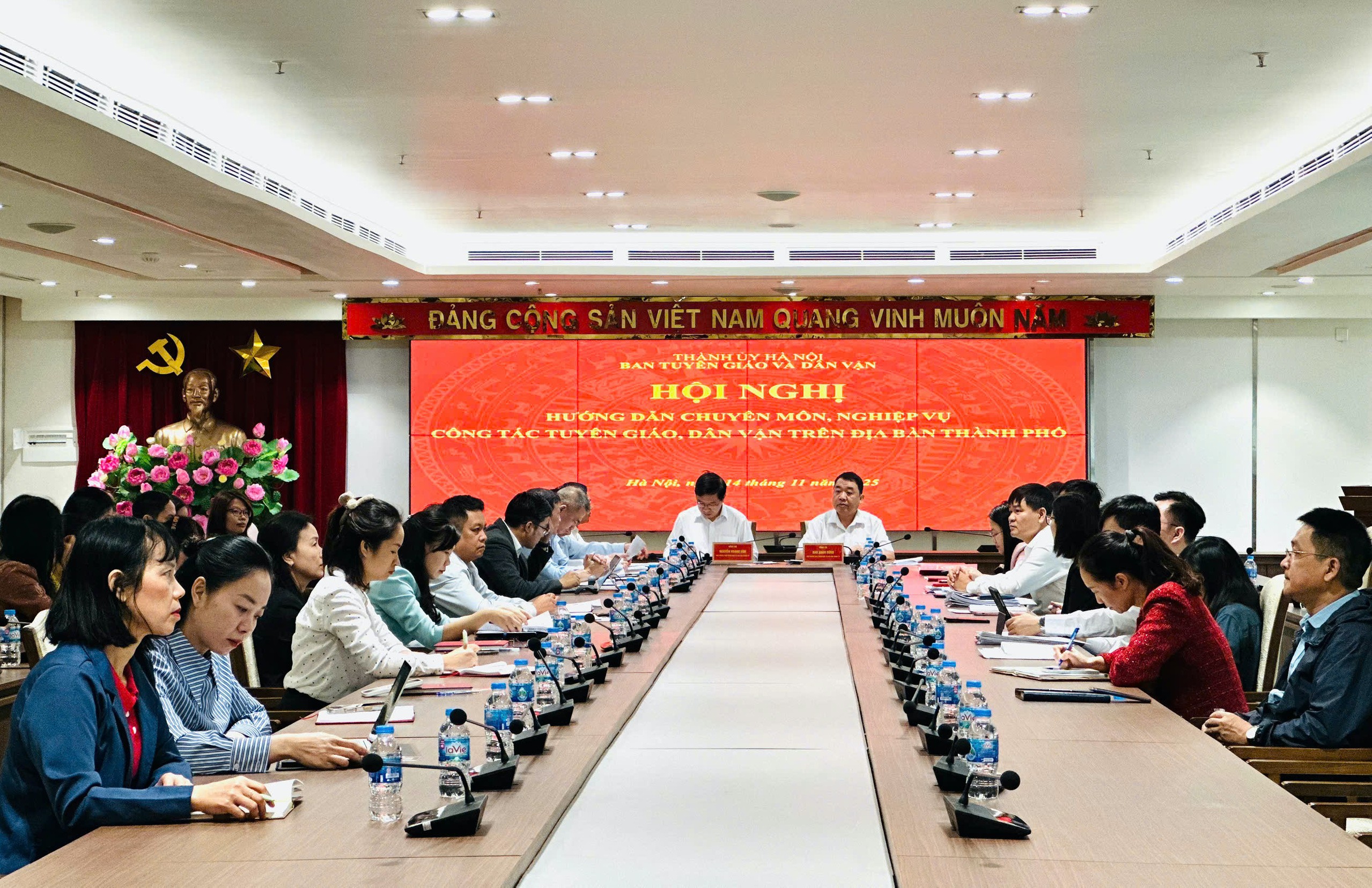 Đổi mới, nâng cao hiệu quả hoạt động của hệ thống tuyên giáo, dân vận Thủ đô Đổi mới, nâng cao hiệu quả hoạt động của hệ thống tuyên giáo, dân vận Thủ đô