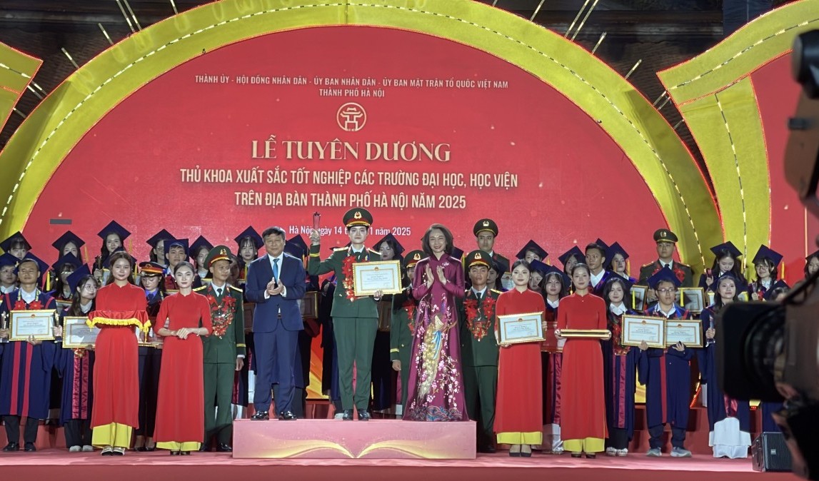 Hà Nội vinh danh 95 thủ khoa xuất sắc tốt nghiệp Đại học, Học viện năm 2025