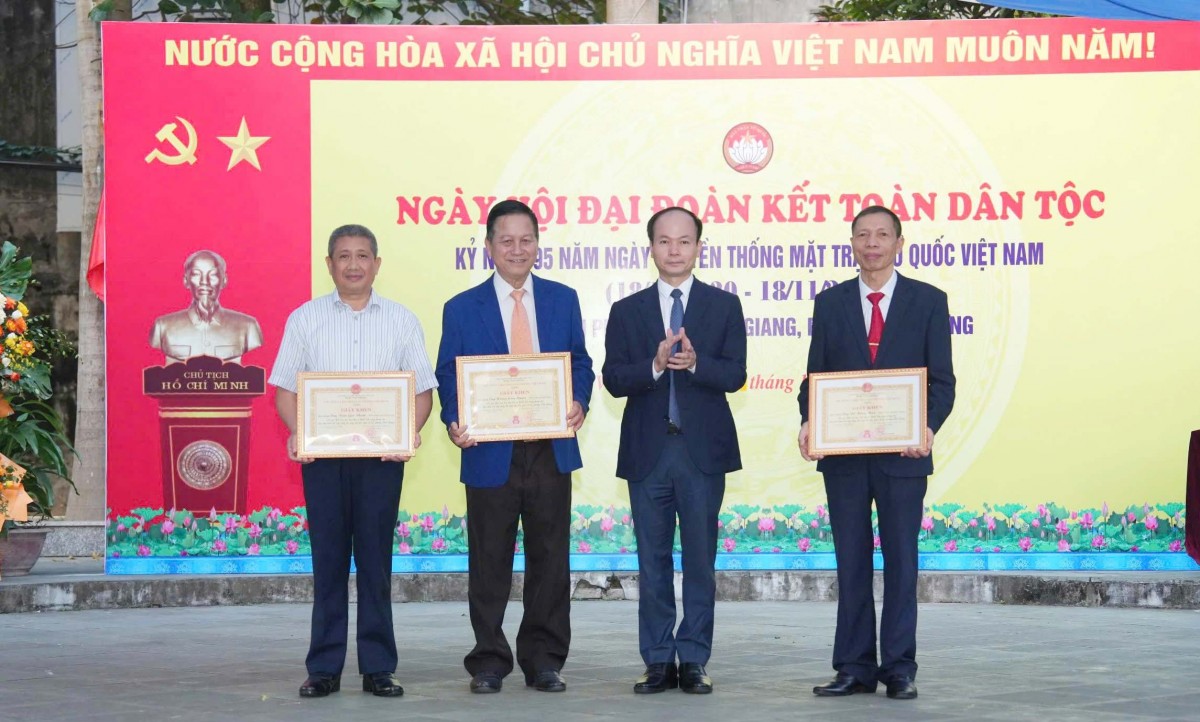 Tưng bừng Ngày hội Đại đoàn kết toàn dân tộc tại Tổ dân phố 26 phường Việt Hưng