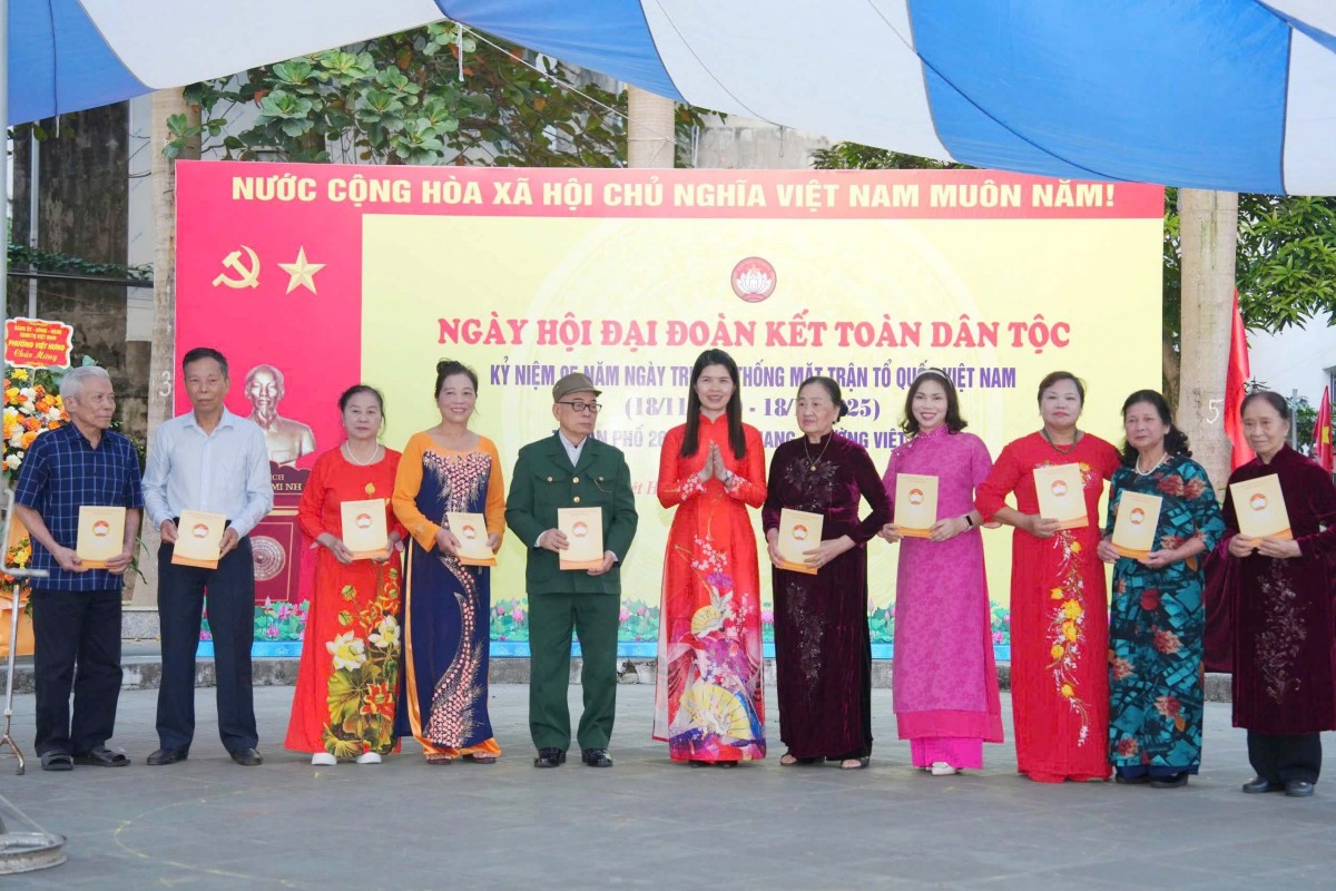 Tưng bừng Ngày hội Đại đoàn kết toàn dân tộc tại Tổ dân phố 26 phường Việt Hưng