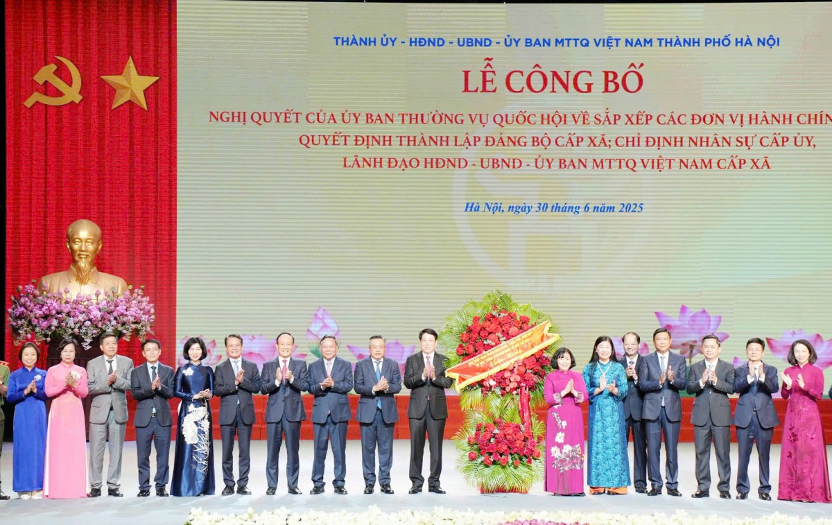 Phát huy sức mạnh đại đoàn kết, xây dựng Thủ đô văn minh, Nhân dân hạnh phúc Phát huy sức mạnh đại đoàn kết, xây dựng Thủ đô văn minh, Nhân dân hạnh phúc