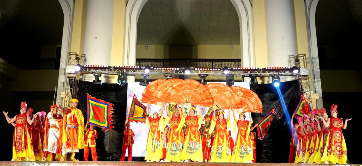 Sơn Tây: Sôi nổi đêm văn nghệ “Bài ca đại đoàn kết” Sơn Tây: Sôi nổi đêm văn nghệ “Bài ca đại đoàn kết”