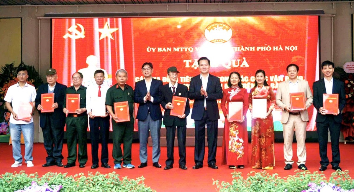 Phường Phúc Lợi phát huy khối đại đoàn kết toàn dân, lan tỏa phong trào xây dựng đô thị văn minh Phường Phúc Lợi phát huy khối đại đoàn kết toàn dân, lan tỏa phong trào xây dựng đô thị văn minh