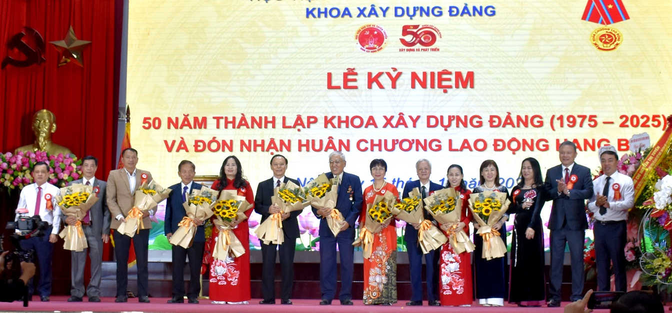 Khoa Xây dựng Đảng (Học viện Báo chí và Tuyên truyền): 50 năm vững bước phát triển Khoa Xây dựng Đảng (Học viện Báo chí và Tuyên truyền): 50 năm vững bước phát triển