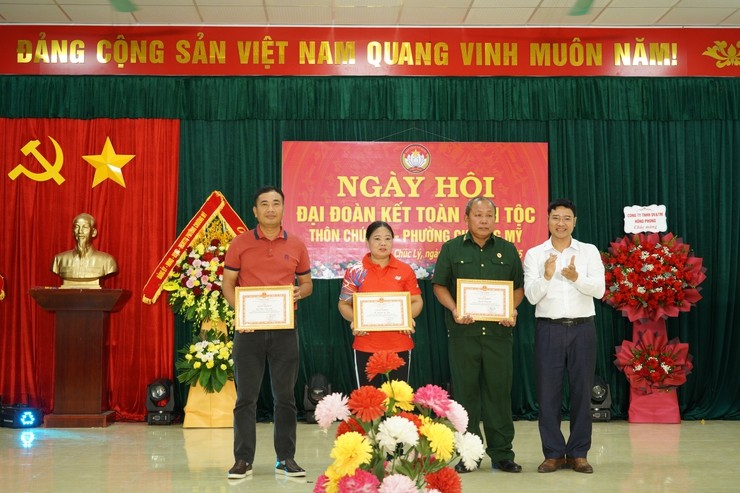 Tưng bừng Ngày hội đại đoàn kết toàn dân tộc tại Thôn Chúc Lý