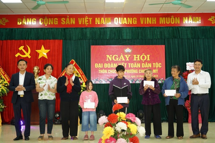 Tưng bừng Ngày hội đại đoàn kết toàn dân tộc tại Thôn Chúc Lý