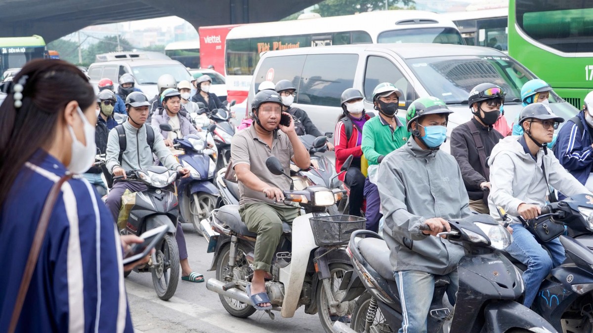 Loạt tài xế công nghệ bị phạt nặng vì che, dán biển số Loạt tài xế công nghệ bị phạt nặng vì che, dán biển số