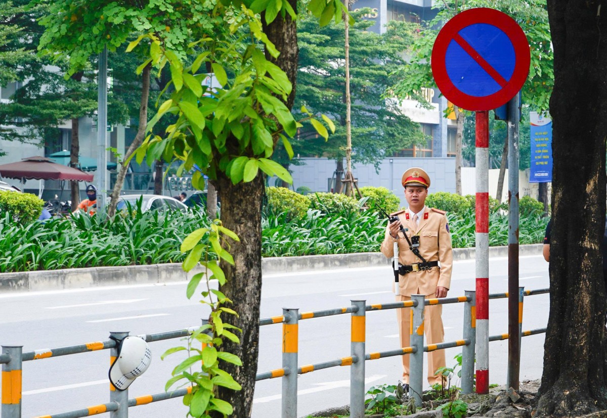 Loạt tài xế công nghệ bị phạt nặng vì che, dán biển số Loạt tài xế công nghệ bị phạt nặng vì che, dán biển số