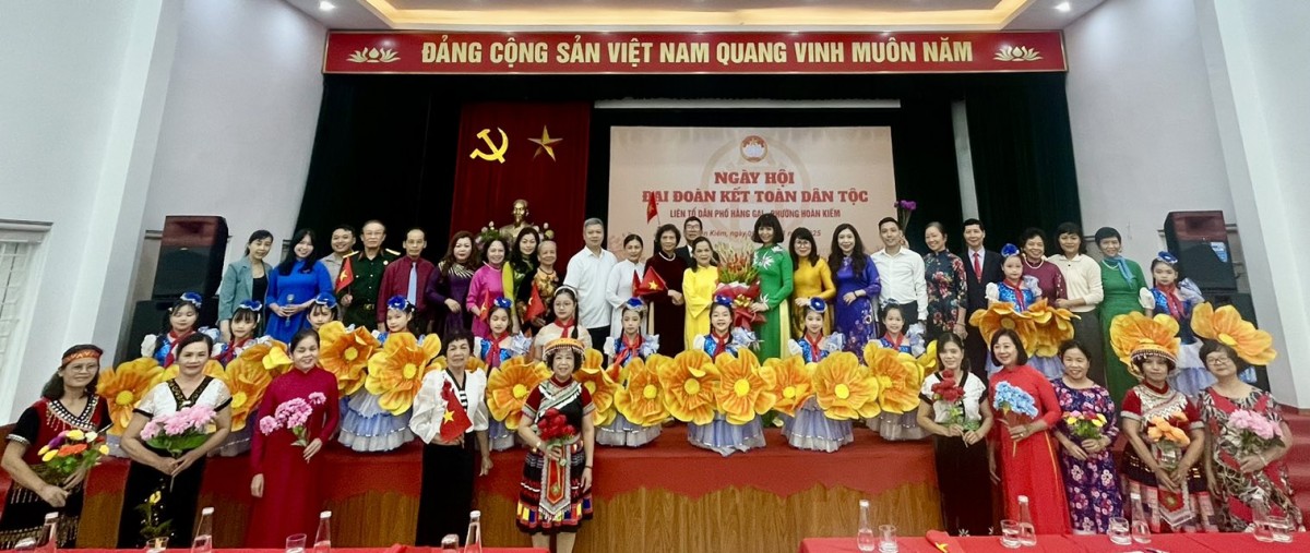 Khơi dậy tinh thần đoàn kết qua Ngày hội Đại đoàn kết dân tộc Khơi dậy tinh thần đoàn kết qua Ngày hội Đại đoàn kết dân tộc