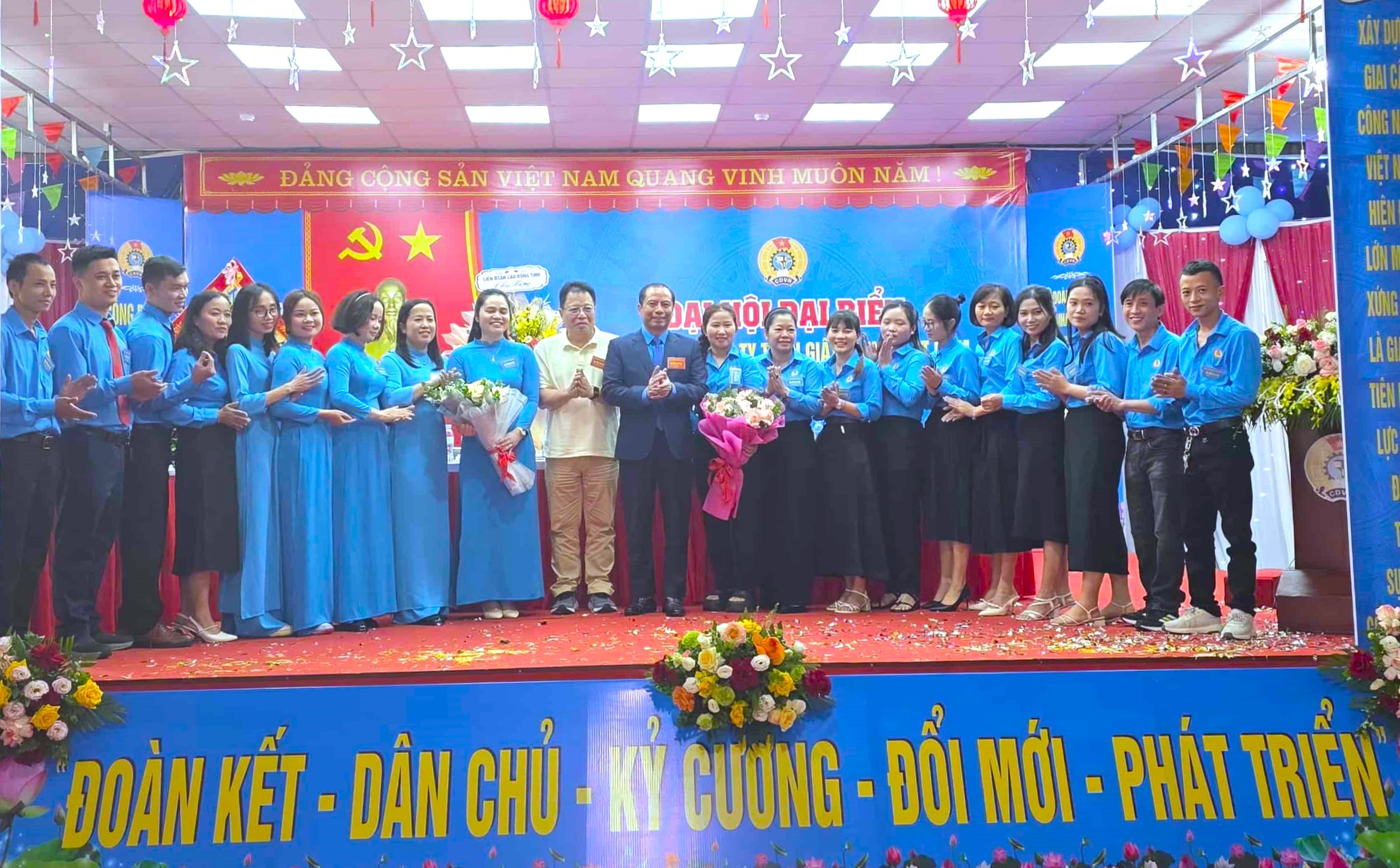 Công ty TNHH Giầy Alena Việt Nam nỗ lực chăm lo cho người lao động, xây dựng quan hệ lao động tiến bộ Công ty TNHH Giầy Alena Việt Nam nỗ lực chăm lo cho người lao động, xây dựng quan hệ lao động tiến bộ