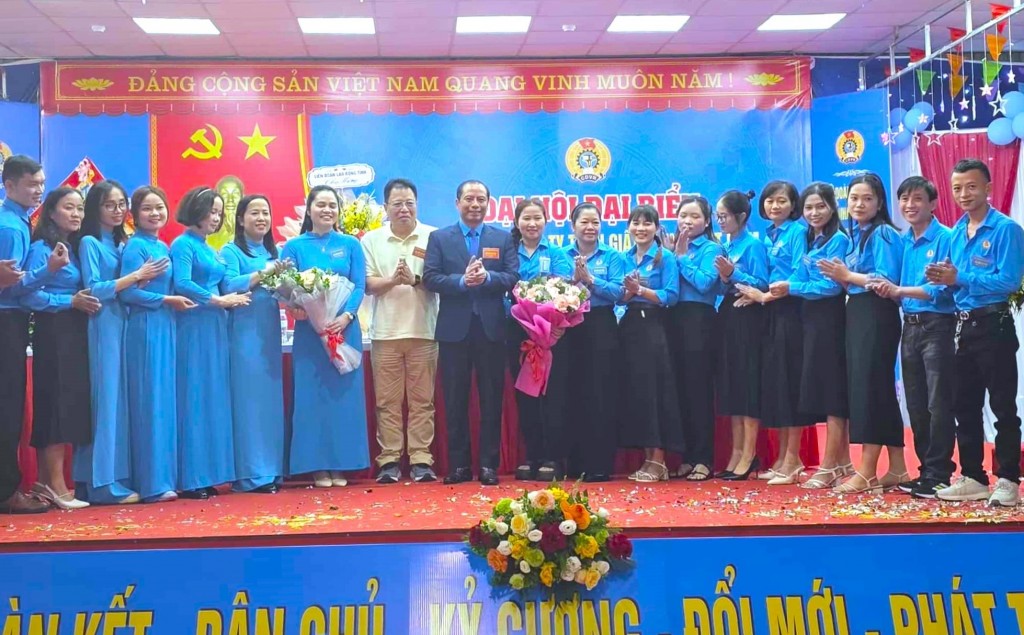 Công ty TNHH Giầy Alena Việt Nam nỗ lực chăm lo cho người lao động, xây dựng quan hệ lao động tiến bộ