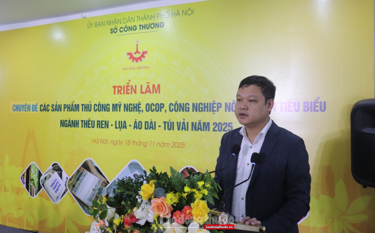 Triển lãm tôn vinh sáng tạo thủ công: Thêu ren - Lụa - Áo dài - Túi vải Hà Nội trên hành trình hội nhập Triển lãm tôn vinh sáng tạo thủ công: Thêu ren - Lụa - Áo dài - Túi vải Hà Nội trên hành trình hội nhập