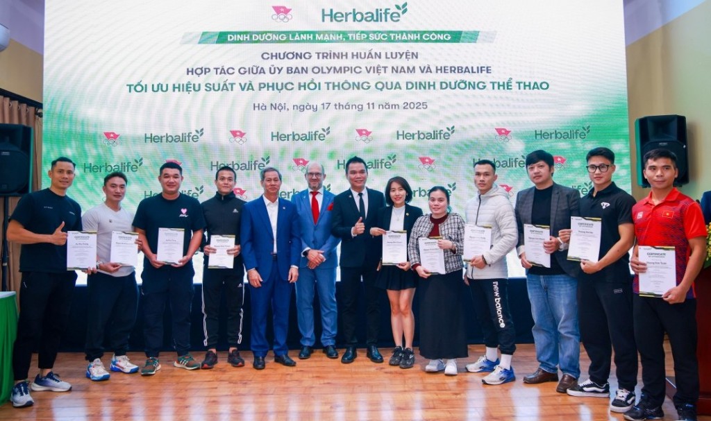 Nâng cao kiến thức về dinh dưỡng thể thao cho huấn luyện viên và vận động viên