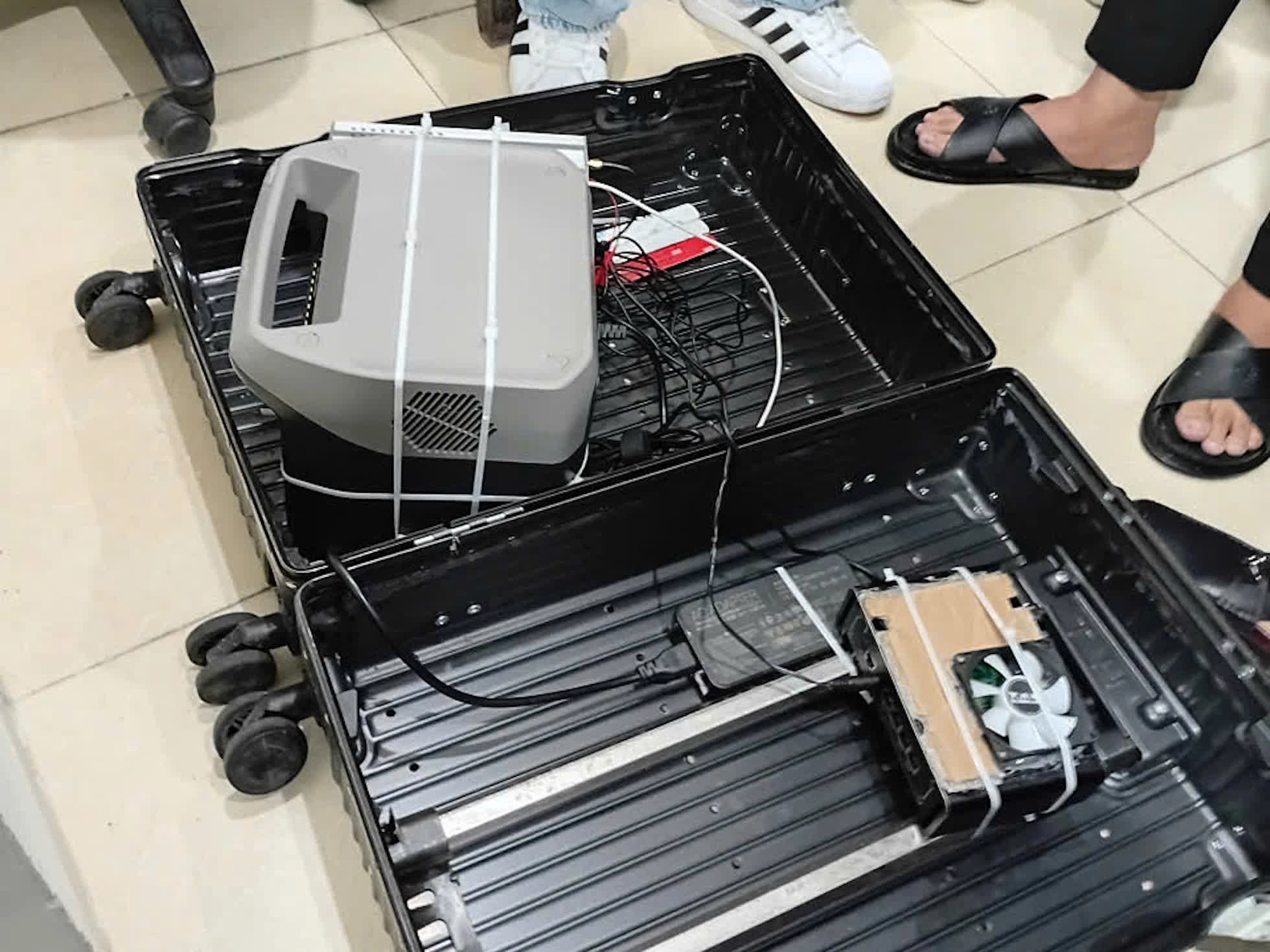 Tội phạm công nghệ cao tấn công bằng trạm BTS giả Tội phạm công nghệ cao tấn công bằng trạm BTS giả