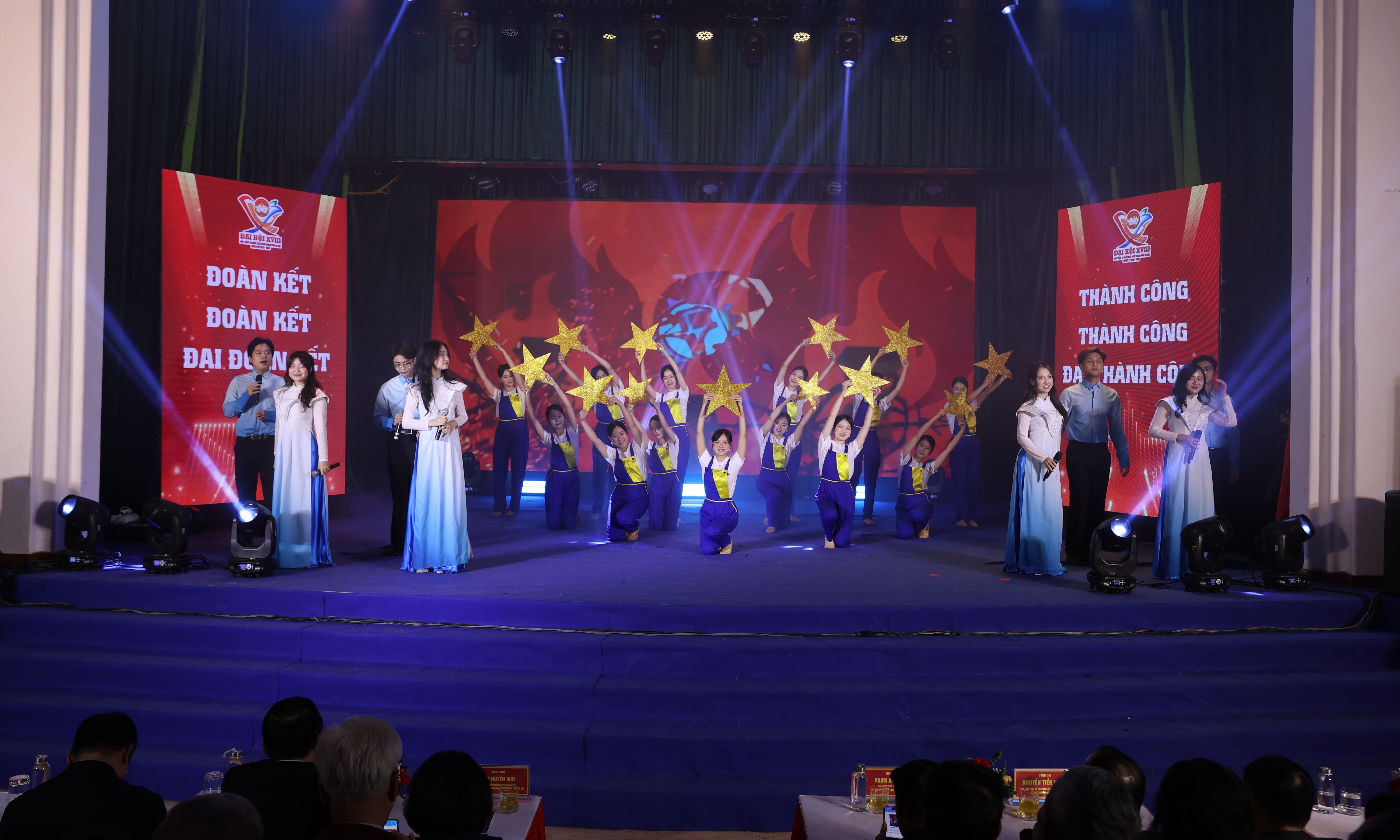 Đặc sắc chương trình nghệ thuật “Rạng rỡ niềm tin - Toả sáng đại đoàn kết” Đặc sắc chương trình nghệ thuật “Rạng rỡ niềm tin - Toả sáng đại đoàn kết”