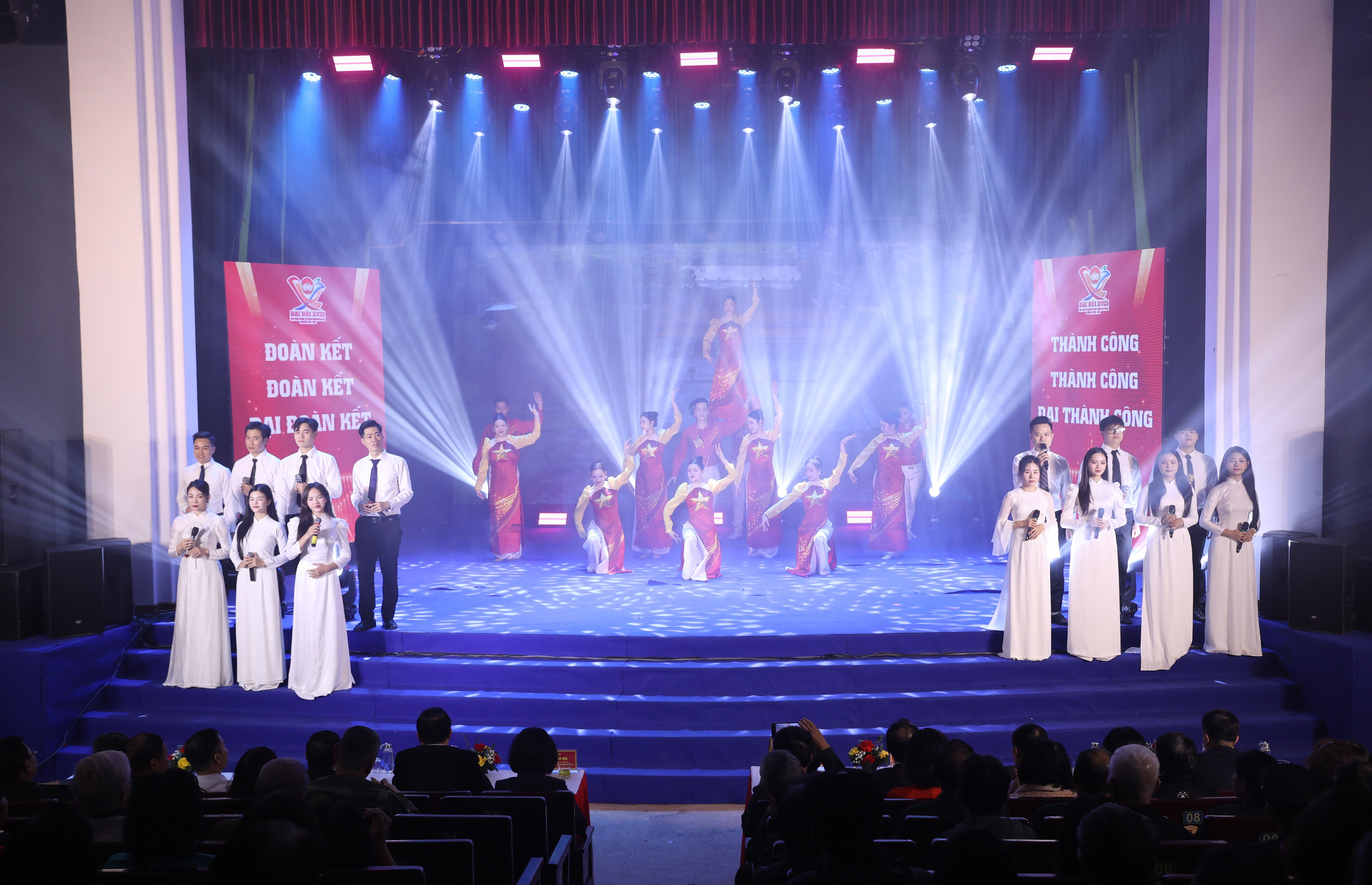 Đặc sắc chương trình nghệ thuật “Rạng rỡ niềm tin - Toả sáng đại đoàn kết” Đặc sắc chương trình nghệ thuật “Rạng rỡ niềm tin - Toả sáng đại đoàn kết”