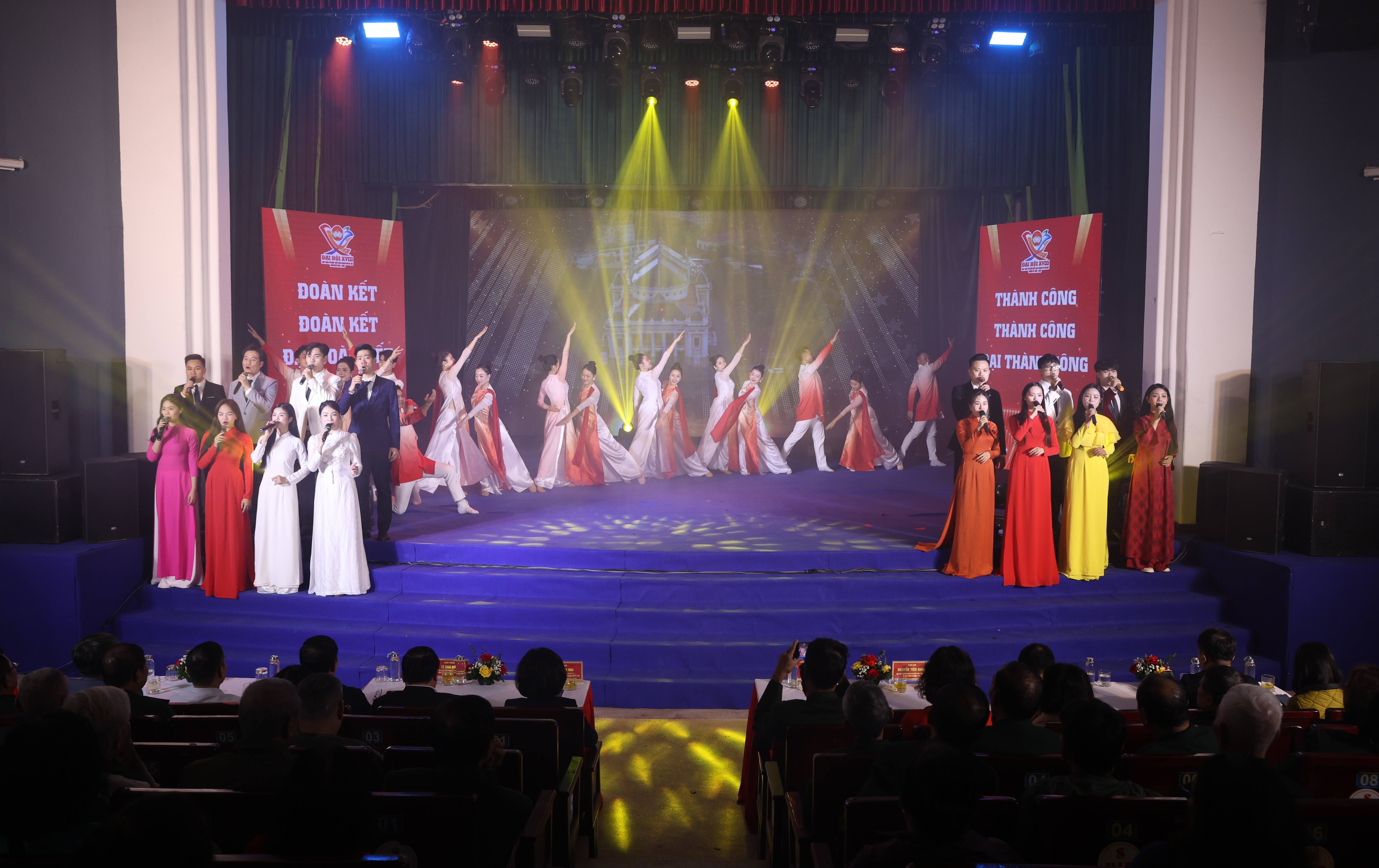 Đặc sắc chương trình nghệ thuật “Rạng rỡ niềm tin - Toả sáng đại đoàn kết” Đặc sắc chương trình nghệ thuật “Rạng rỡ niềm tin - Toả sáng đại đoàn kết”