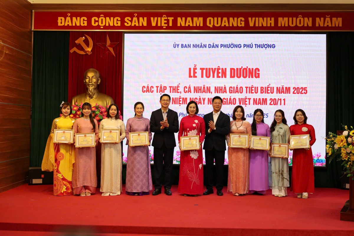Phú Thượng bứt phá trong hành trình xây dựng môi trường giáo dục hạnh phúc và hội nhập Phú Thượng bứt phá trong hành trình xây dựng môi trường giáo dục hạnh phúc và hội nhập