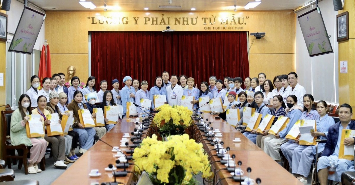 Tri ân đặc biệt dành cho 80 giáo viên là bệnh nhân ngày 20/11